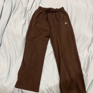 Alo Accolade Straight Leg
Sweatpants (Brown)